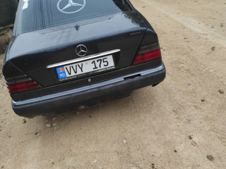 Mercedes Series (W124) foto 3