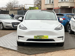 Tesla Model Y foto 2