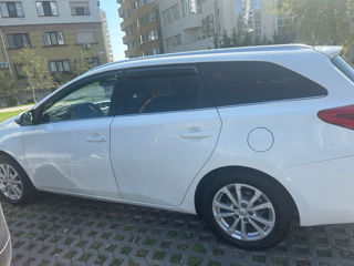 Toyota Auris foto 2