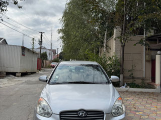 Hyundai Accent foto 1