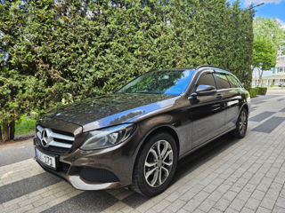 Mercedes C-Class foto 2