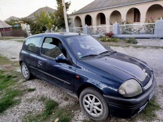 Renault Clio foto 1