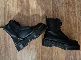 Продам унисекс ботинки Dr. Martens / Vând cizme unisex Dr. Martens