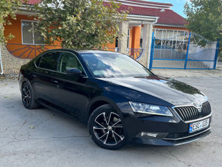 Skoda Superb foto 2