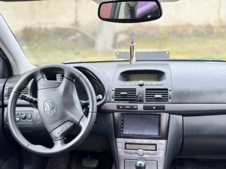 Toyota Avensis foto 6