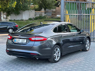 Ford Fusion foto 6