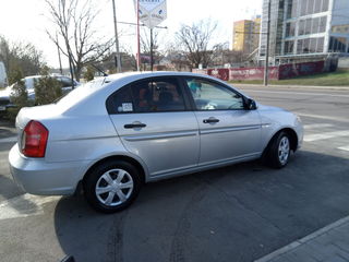 Hyundai Accent foto 5