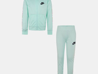 Costume sport Nike originale, noi, pentru fete - 7 ani (122 cm) foto 3