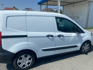 Ford Transit Courier foto 3