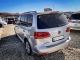 Volkswagen Touran foto 9