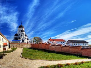 Excursie de suflet la 9 mănăstiri din Moldova foto 2