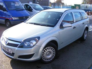 Dezmembrez Opel  Astra H 2004-2010