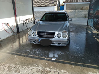 Mercedes E-Class foto 2