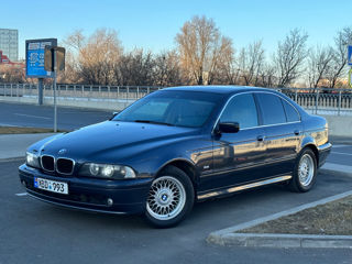 BMW 5 Series foto 10