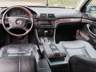 BMW 5 Series foto 8