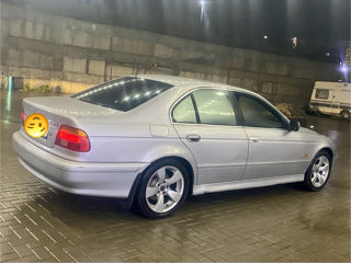 BMW 5 Series foto 5