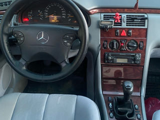 Mercedes E-Class foto 7