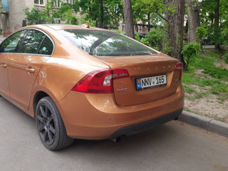 Volvo S60 фото 2