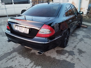 Mercedes E-Class foto 2