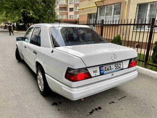 Mercedes Series (W124) foto 2