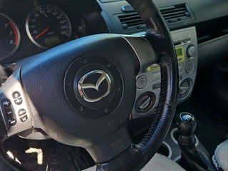 Mazda 2 фото 2