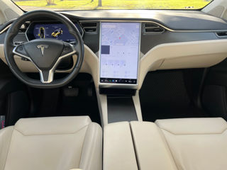 Tesla Model X foto 5