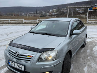 Toyota Avensis foto 2