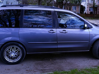 Mazda MPV foto 2