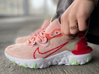 peach nike react vision