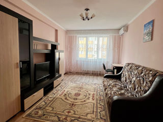 Apartament cu 2 camere, 70 m², Botanica, Chișinău foto 2