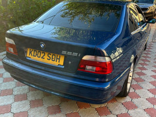 BMW 5 Series foto 4