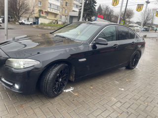 BMW 5 Series foto 8