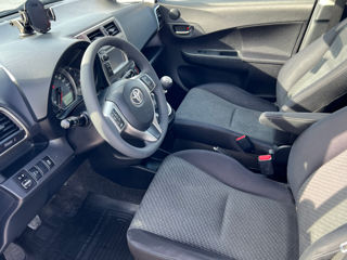 Toyota Verso-S foto 8