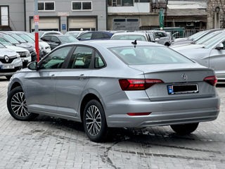 Volkswagen Jetta foto 5