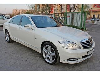 Toyota Camry - cortegiu din 5 automobilе, Mercedes, BMW, Audi, Cadillac, Hummer, Infinity, Bentley foto 5