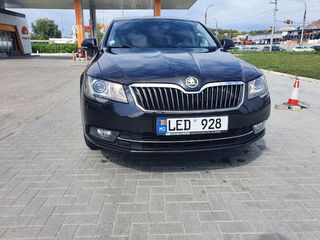 Skoda Superb foto 1