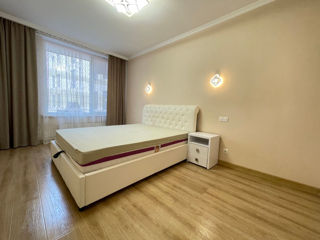 Apartament cu 2 camere, 80 m², Centru, Chișinău foto 4