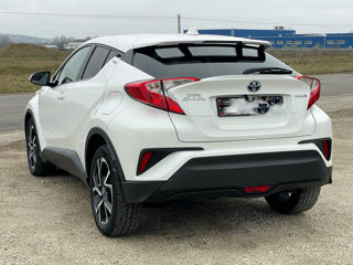 Toyota C-HR foto 2