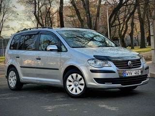 Volkswagen Touran foto 5