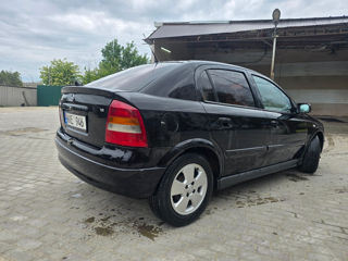 Opel Astra foto 2