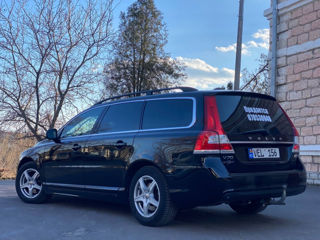 Volvo V70 foto 2