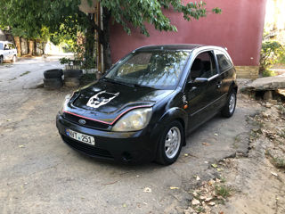 Ford Fiesta foto 4