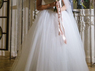 Свадебное платье. Куплено в свадебном салоне в Одессе. foto 5
