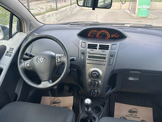 Toyota Yaris foto 8