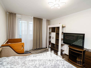 Apartament cu 3 camere, 69 m², Buiucani, Chișinău foto 4