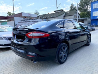 Ford Fusion foto 3