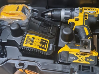 Шуруповёрт  Dewalt  dcd 796p2t Brushless