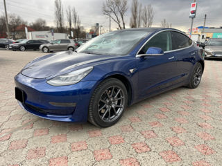 Tesla Model 3 foto 1