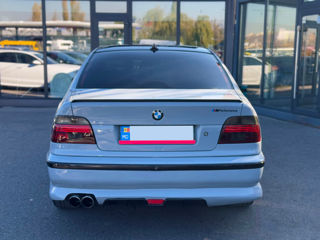 BMW 5 Series foto 6