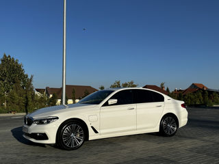 BMW 5 Series foto 3